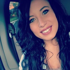 Meet your Posher, Emilie
